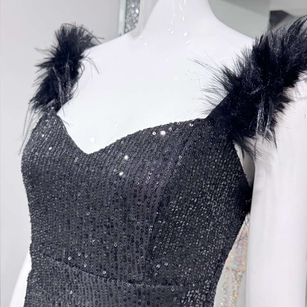 Clearance price 📣 new Black Evening Sequin Gown. - Picture 7 of 17